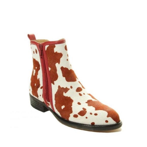 Like 🆕 Vaneli Cowhide boots! - Picture 1 of 6
